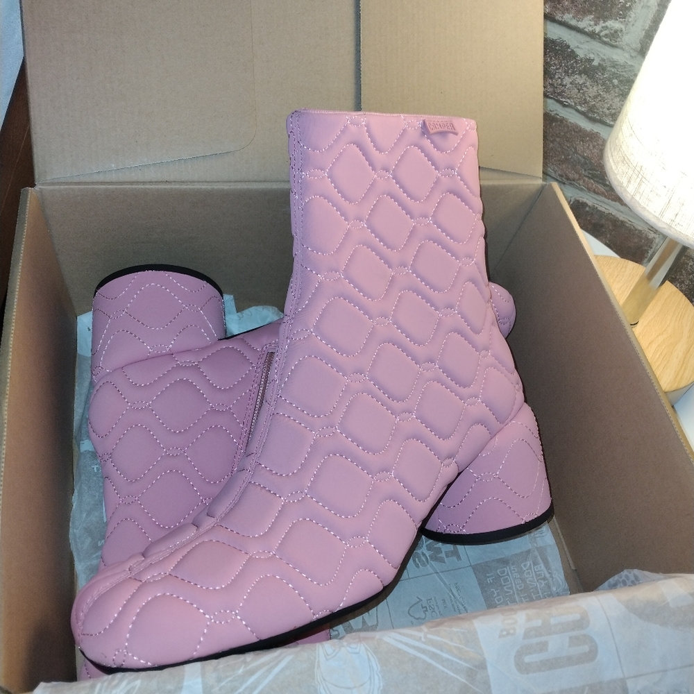 NWT Camper Pink Quilted Winter Boots